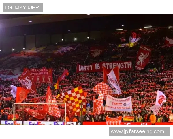 偶遇足球传奇巨星街头相逢全程记录与惊喜互动时刻