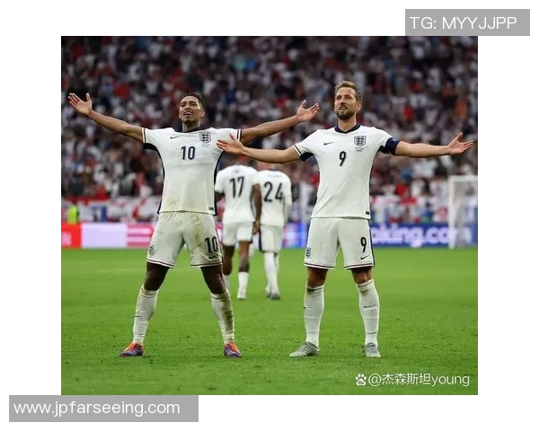 足球巨星最新近照曝光展现不一样的赛场外真实风采